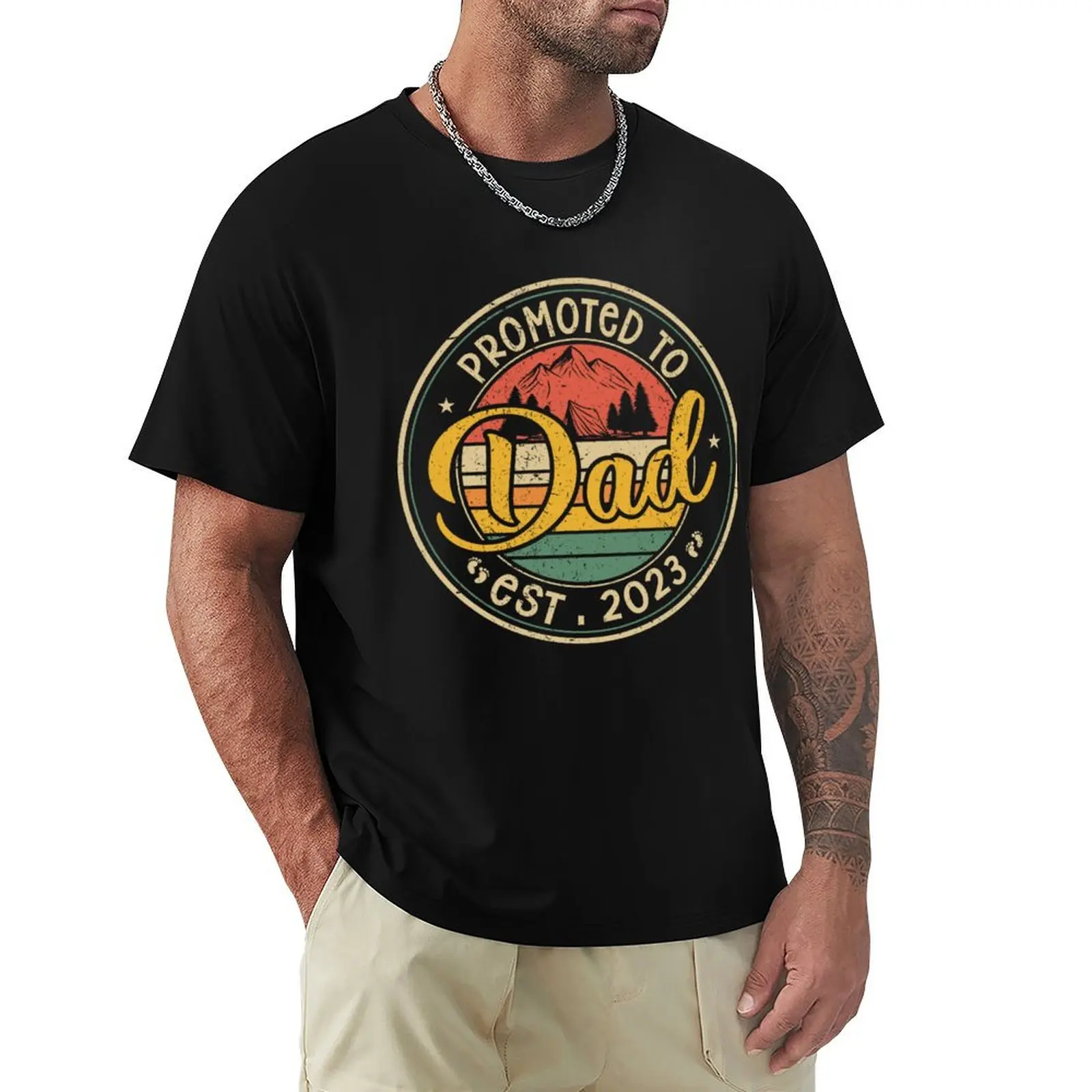 Promoted To Dad Est 2023 Retro New Dad First Dad T-Shirt Aesthetic clothing anime t shirts anime shirts men
Promoted To Dad Est 2023 Retro New Dad First Dad T-Shirt Aesthetic clothing anime t shirts anime shirts men