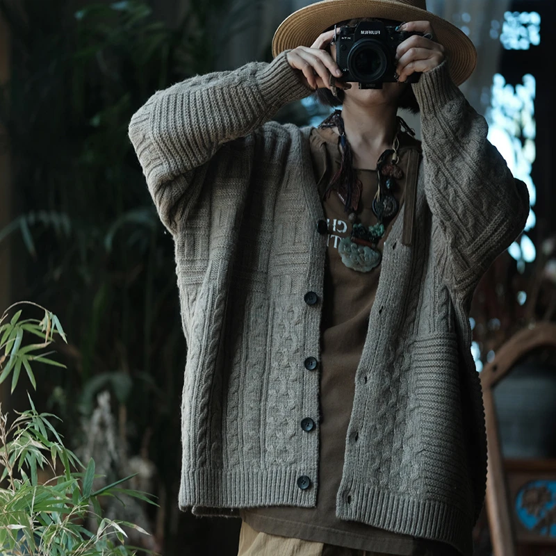 Women Casual Sweater Coats New Arrival 2025 Autumn Simple Style V-neck Solid Color Loose Female Knitted Woolen Cardigan M1935
Women Casual Sweater Coats New Arrival 2025 Autumn Simple Style V-neck Solid Color Loose Female Knitted Woolen Cardigan M1935
