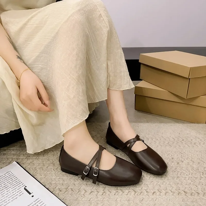 Ladies Shoes 2025 High Quality Buckle Strap Women's High Heels New Round Toe Daily Outdoor Fashion Best Seller Flat Low Heels
Ladies Shoes 2025 High Quality Buckle Strap Women's High Heels New Round Toe Daily Outdoor Fashion Best Seller Flat Low Heels