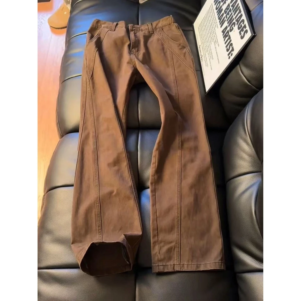 Джинсы с наклонным кроем в американском стиле ретро кофейного цвета, мужские модные джинсы с прямыми штанинами High Street, повседневные свободные джинсы
Джинсы с наклонным кроем в американском стиле ретро кофейного цвета, мужские модные джинсы с прямыми штанинами High Street, повседневные свободные джинсы