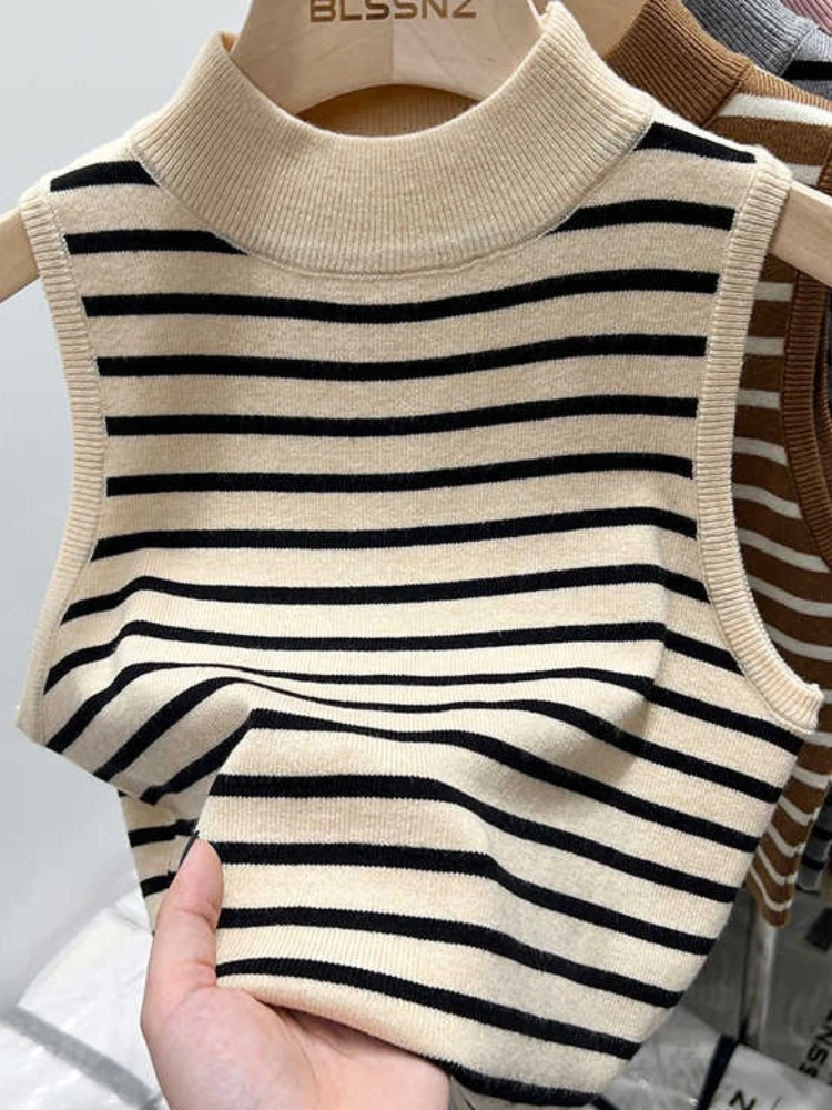 AOSSVIAO 2025 Spring Women Knitted Stripe Tank Tops Women Thin Tops Basic Casual O-neck Tees Sleeveless Tops for Women
AOSSVIAO 2025 Spring Women Knitted Stripe Tank Tops Women Thin Tops Basic Casual O-neck Tees Sleeveless Tops for Women