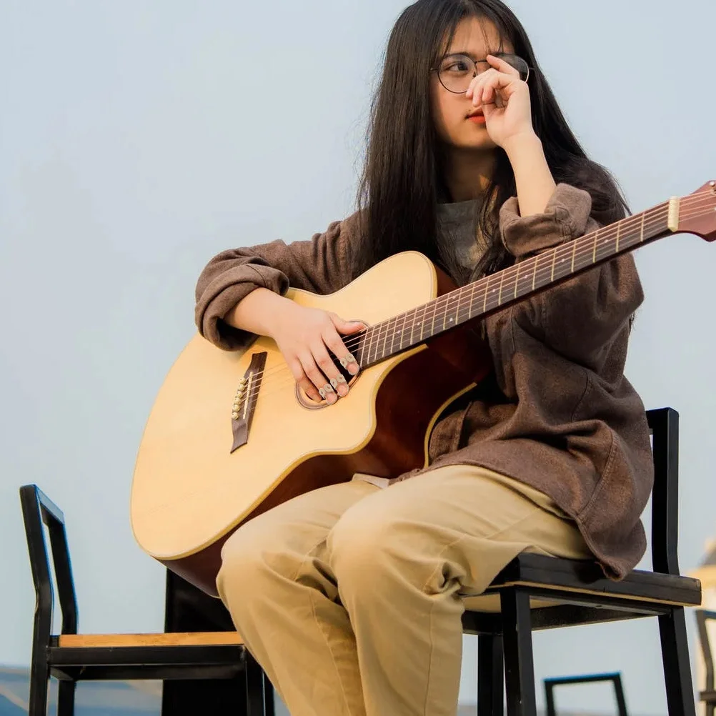 4Pcs Stainless Steel Guitar Pick Set Hollow Design Adjustable Fit for All Fingers Ideal Guitar Accessories for Musicians
4Pcs Stainless Steel Guitar Pick Set Hollow Design Adjustable Fit for All Fingers Ideal Guitar Accessories for Musicians