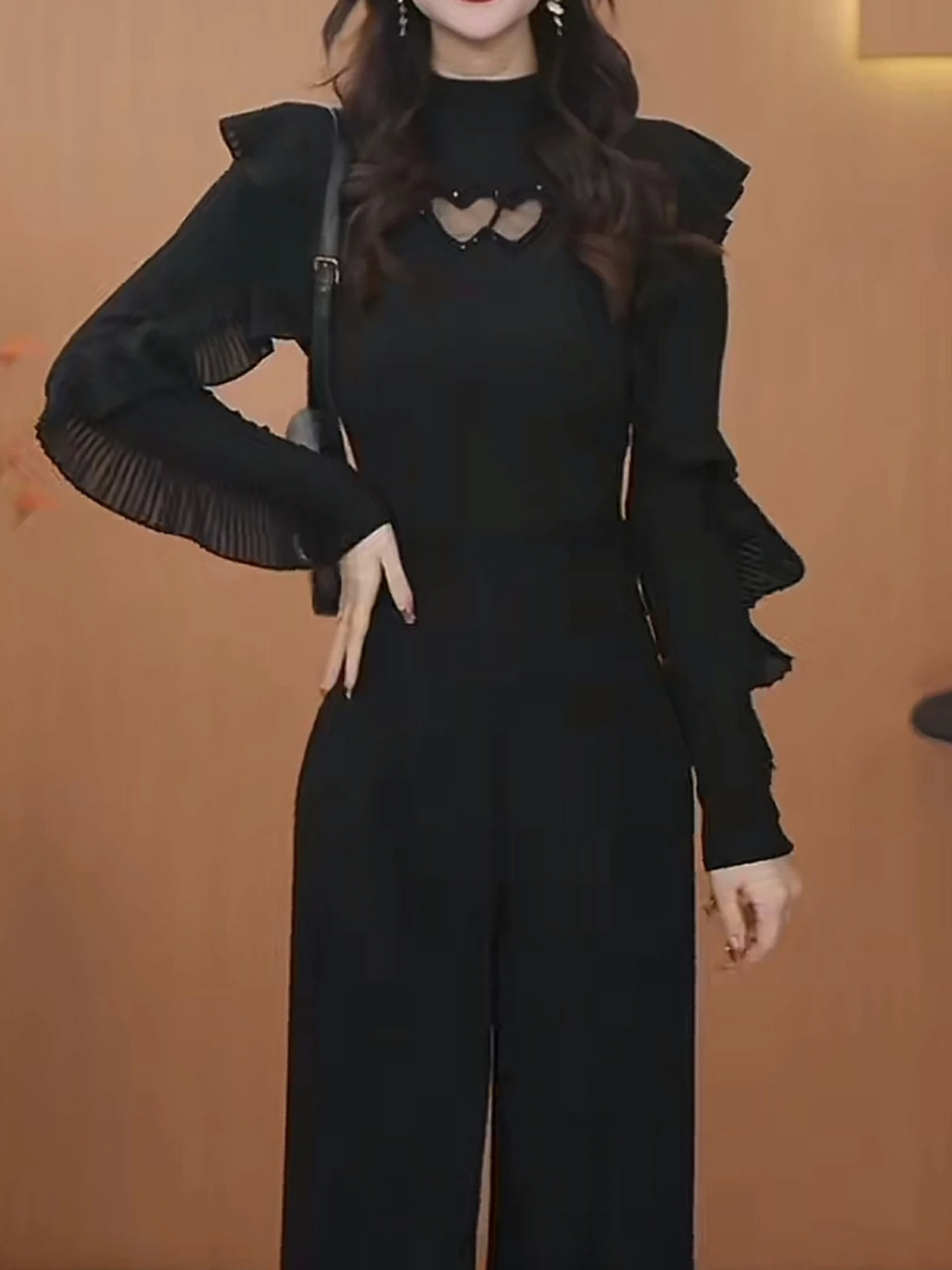 Ele Sle Long Sve Thin Fce Base irt Women's f High Collar Heart Hollow out Lace Sve Splicing Anti-Aging Top
Ele Sle Long Sve Thin Fce Base irt Women's f High Collar Heart Hollow out Lace Sve Splicing Anti-Aging Top