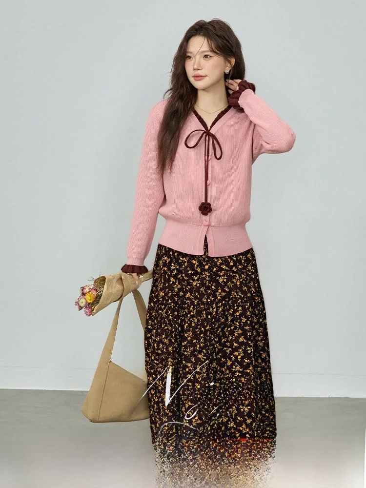 Комплект из двух предметов больших размеров с цветочным принтом: вязаный свитер и юбка. Ретро-цвета. Новинка зимы. Повседневный стиль для работы и отдыха.
Комплект из двух предметов больших размеров с цветочным принтом: вязаный свитер и юбка. Ретро-цвета. Новинка зимы. Повседневный стиль для работы и отдыха.