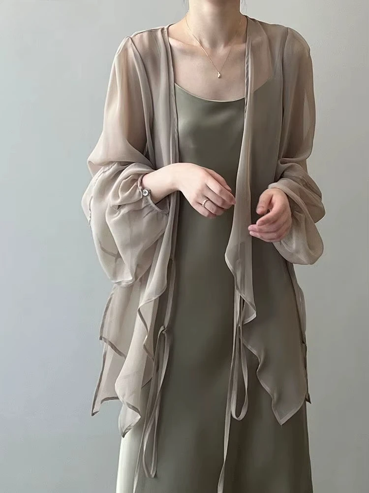 Shirts Women V-neck Loose Long Sleeve Open Stitch Korean Style Lace-up Simple Solid Summer Chiffon Breathable Minimalist Stylish
Shirts Women V-neck Loose Long Sleeve Open Stitch Korean Style Lace-up Simple Solid Summer Chiffon Breathable Minimalist Stylish