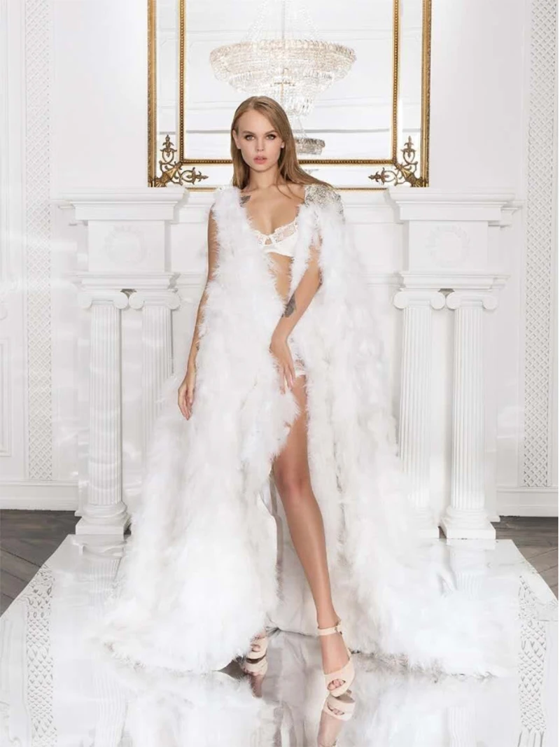 Beading Tiered Feather Wedding Bridesmaids Dress for Photoshoot Jacket Crystal Wedding Dresses for Pregnant Photography Dresses
Beading Tiered Feather Wedding Bridesmaids Dress for Photoshoot Jacket Crystal Wedding Dresses for Pregnant Photography Dresses