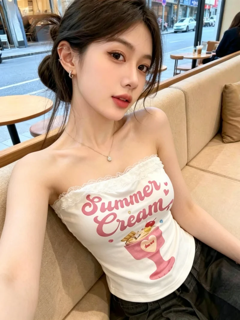 Sweet Print Lace Trim Halter Vest Women's Summer Pure Desire Outdoor Short Top Self-Reserve Style Korean Version Slim Fit
Sweet Print Lace Trim Halter Vest Women's Summer Pure Desire Outdoor Short Top Self-Reserve Style Korean Version Slim Fit