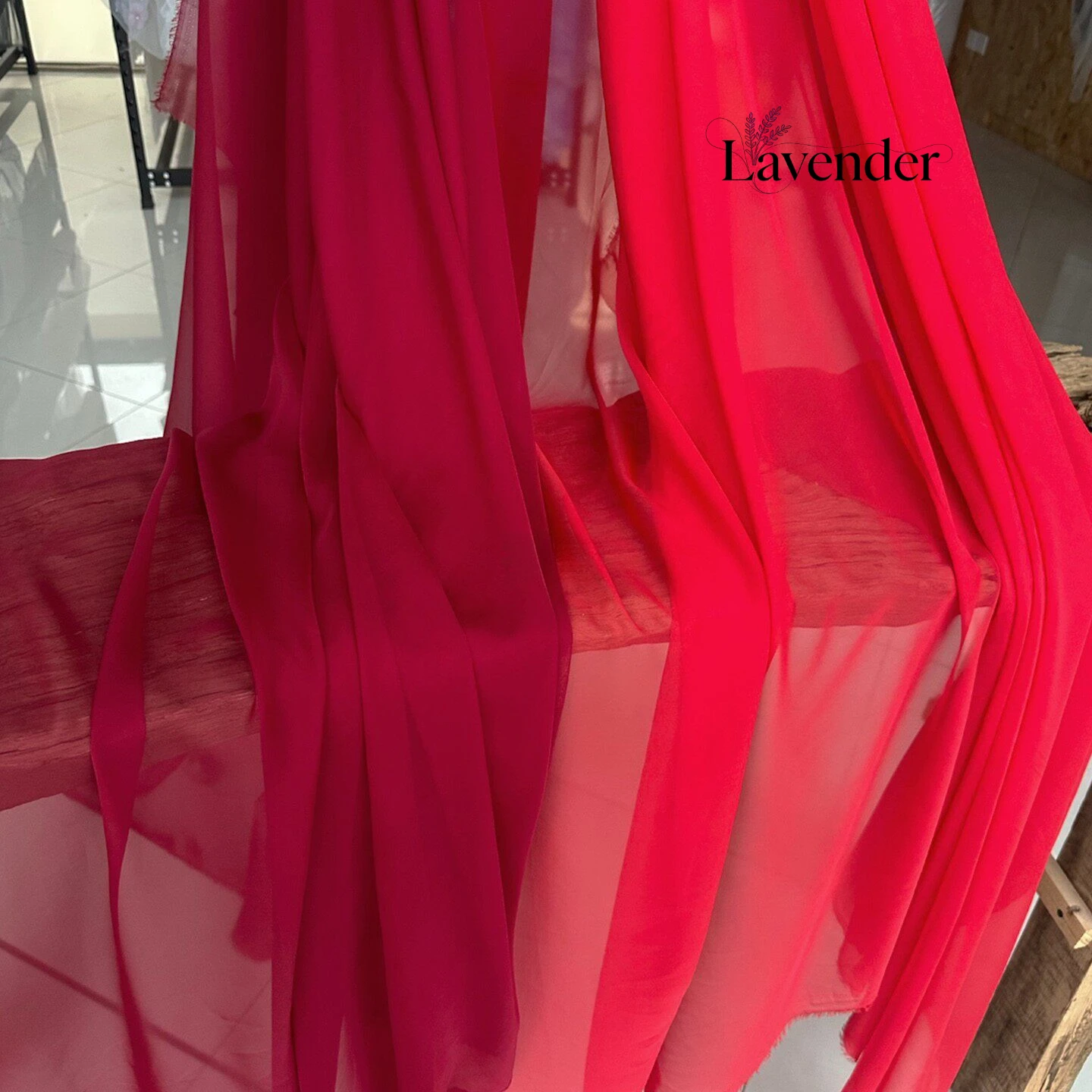 30D Red Wine Red Lightweight Semi-Sheer Chiffon Fabric Soft Gauze for Sewing Dresses DIY Wedding Background Decor
30D Red Wine Red Lightweight Semi-Sheer Chiffon Fabric Soft Gauze for Sewing Dresses DIY Wedding Background Decor