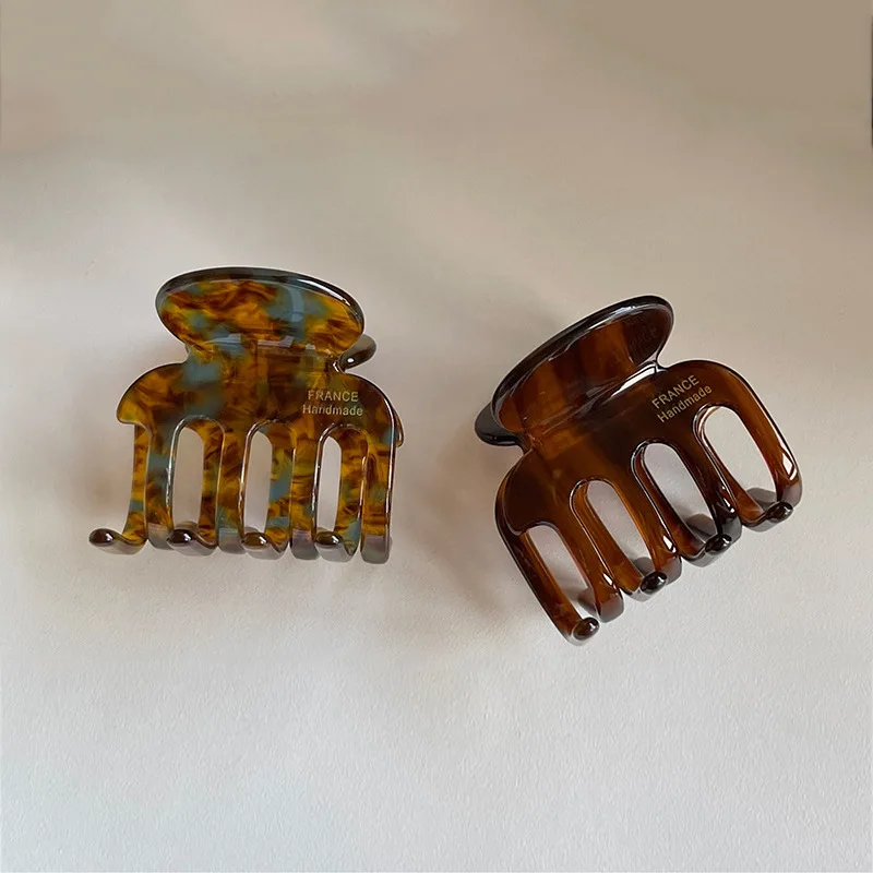 Retro Hollowed Out Acetate Grab Clip Elegant Korean Crab Ponytail Braid Grab Clip Accessories for Girls Headwear Gift
Retro Hollowed Out Acetate Grab Clip Elegant Korean Crab Ponytail Braid Grab Clip Accessories for Girls Headwear Gift