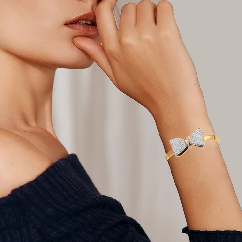 Fashionable bow-set diamond-inlayed women's 18K bracelet, fashionable stainless steel bracelet, birthday gift for girlfriend
Fashionable bow-set diamond-inlayed women's 18K bracelet, fashionable stainless steel bracelet, birthday gift for girlfriend