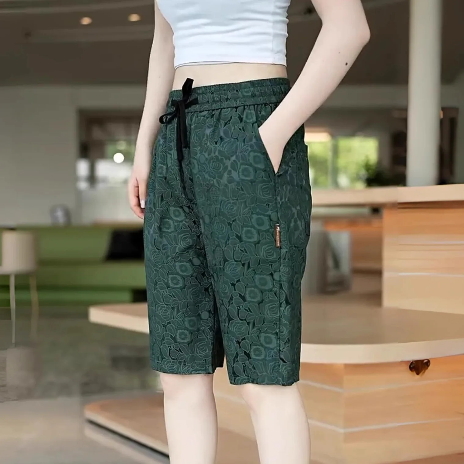 Ice Silk Casual Shorts Women's Summer Thin Outerwear Embroidered Sports Mid-Pants Quick Dry Breathable Five-Quarter Pants Trendy
Ice Silk Casual Shorts Women's Summer Thin Outerwear Embroidered Sports Mid-Pants Quick Dry Breathable Five-Quarter Pants Trendy