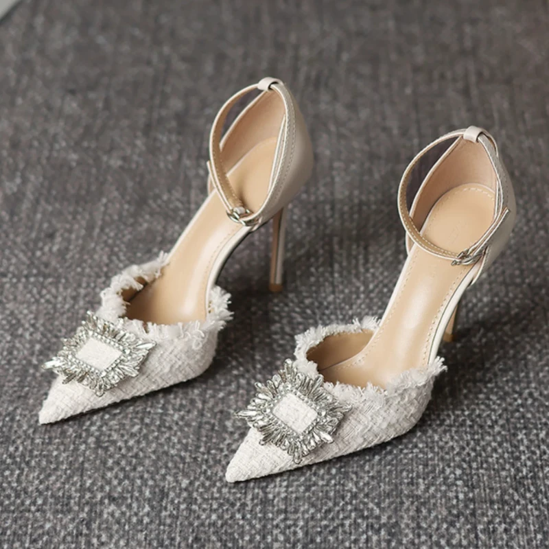 Rhinestone High Heels Women's New Temperament Pointed Stiletto Sandals One-word Buckle Hollow Single Shoes
Rhinestone High Heels Women's New Temperament Pointed Stiletto Sandals One-word Buckle Hollow Single Shoes