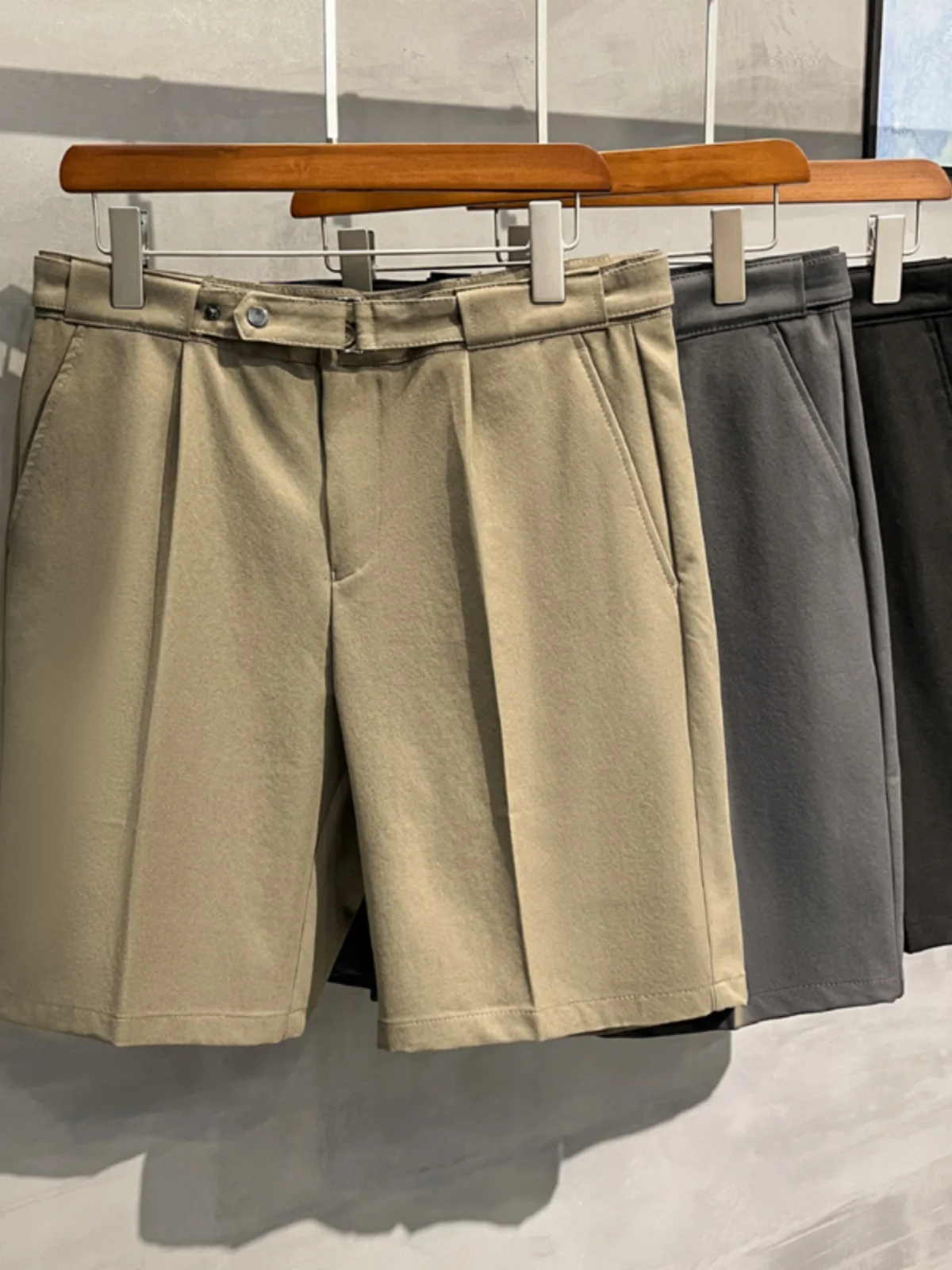 Летние тонкие мужские брюки-капри прямого кроя для повседневной носки, молодежные, не требующие глажки, комфортные, дышащие, легкие
Летние тонкие мужские брюки-капри прямого кроя для повседневной носки, молодежные, не требующие глажки, комфортные, дышащие, легкие