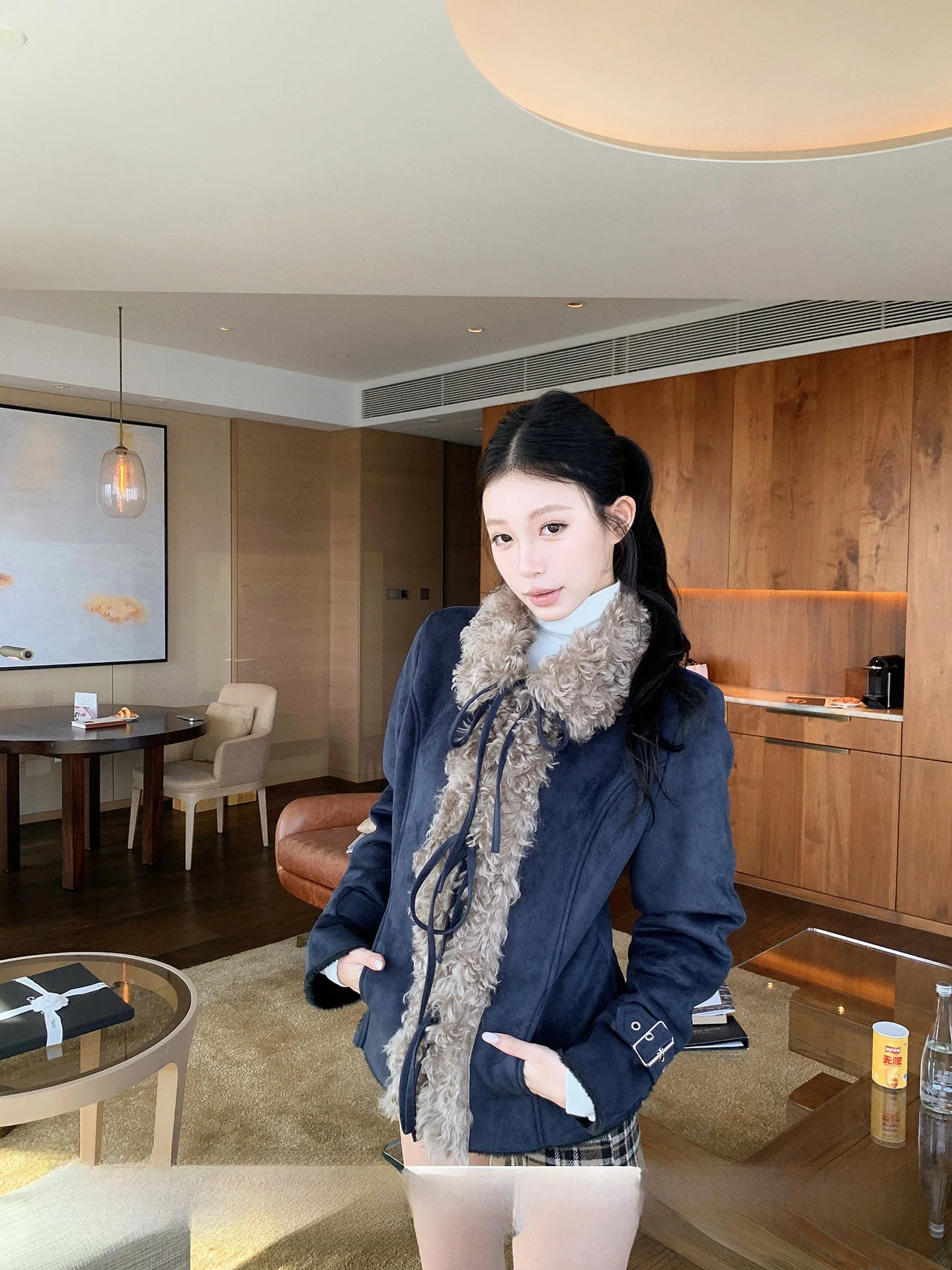 Pinksoya Winter Vintage Leather Fur Integrated Short Jacket Women's Spicy High-End Slim Fit Open Cardigan Top Warmth
Pinksoya Winter Vintage Leather Fur Integrated Short Jacket Women's Spicy High-End Slim Fit Open Cardigan Top Warmth
