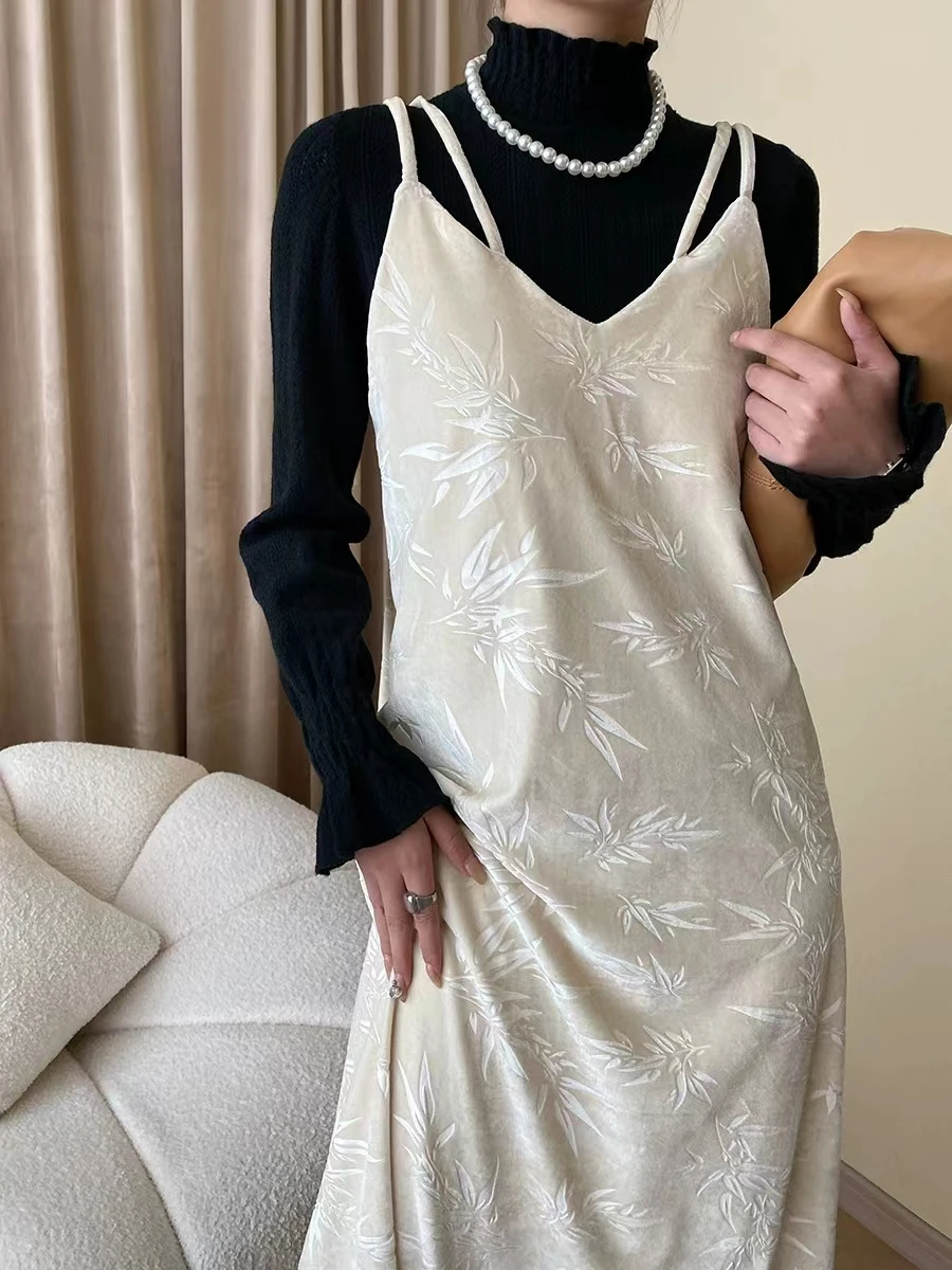 New Chinese Bamboo Pattern Jacquard Elegant and Elegant Style Velvet Bottom Suspended Skirt with Layered Wear on Both Sides
New Chinese Bamboo Pattern Jacquard Elegant and Elegant Style Velvet Bottom Suspended Skirt with Layered Wear on Both Sides