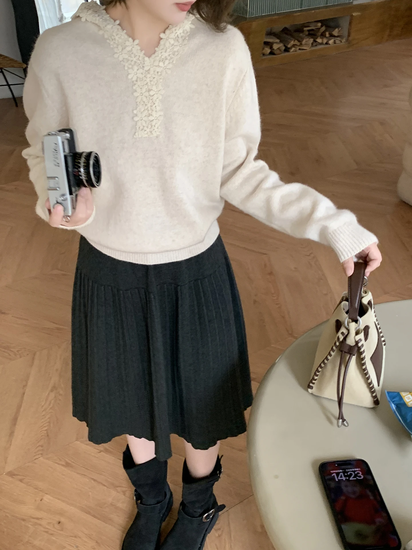 Женский вязаный свитер ELINSU в корейском стиле, свободного кроя, с кружевной отделкой, мягкий, уютный, длинный рукав, модный цвет для девушек
Женский вязаный свитер ELINSU в корейском стиле, свободного кроя, с кружевной отделкой, мягкий, уютный, длинный рукав, модный цвет для девушек