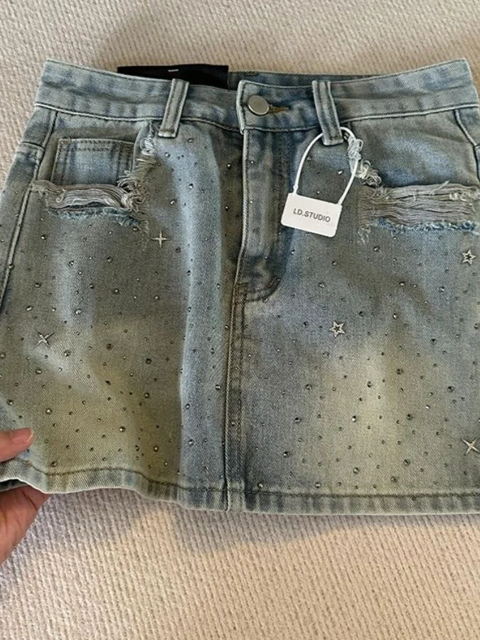 Retro American Light Blue Rhinestone Denim Skirt Women's Summer Slim High Waist A-Line Half Body Skirt Casual Pure Color
Retro American Light Blue Rhinestone Denim Skirt Women's Summer Slim High Waist A-Line Half Body Skirt Casual Pure Color