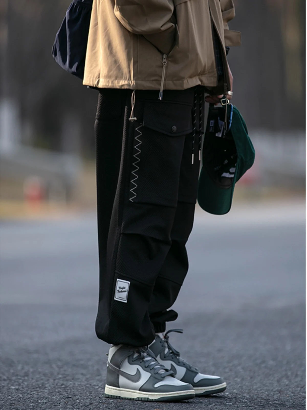 Fall Winter Extra Large Size 300 Pou American Retro Casual Trousers Men's Loose Sports Long Pants Workwear Sweatpants
Fall Winter Extra Large Size 300 Pou American Retro Casual Trousers Men's Loose Sports Long Pants Workwear Sweatpants