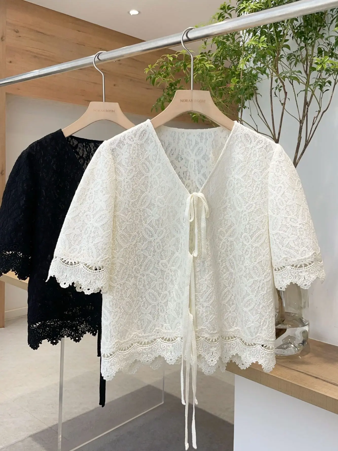 Authentic MUE Lace Tie Short Sleeve Shirt Korean Style Commute Wind 2026 Spring Summer New Arrival Women's Premium Clothing
Authentic MUE Lace Tie Short Sleeve Shirt Korean Style Commute Wind 2026 Spring Summer New Arrival Women's Premium Clothing