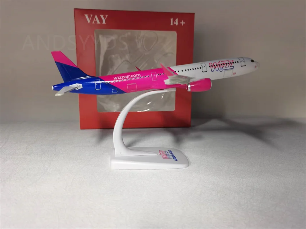 Модель самолета Wizz Air A321 20 см 
Модель самолета Wizz Air A321 20 см