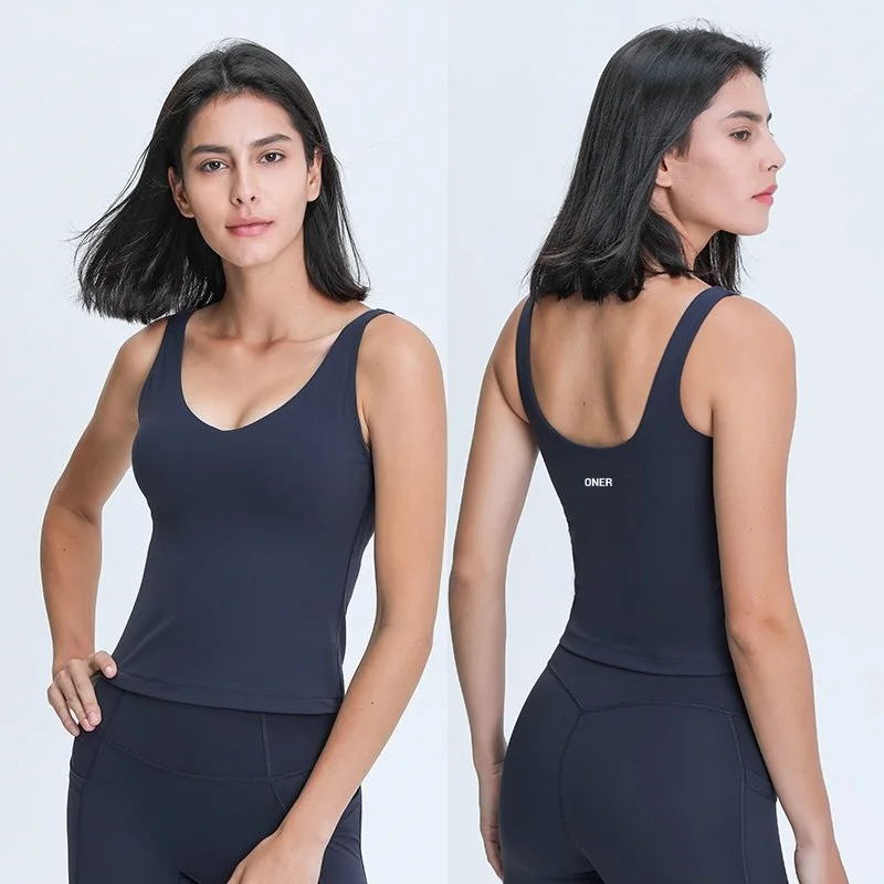 Women's U-shaped back strap yoga vest with built-in breast pads, seamless sports cover-up, fitness wear, sleeveless top.
Women's U-shaped back strap yoga vest with built-in breast pads, seamless sports cover-up, fitness wear, sleeveless top.