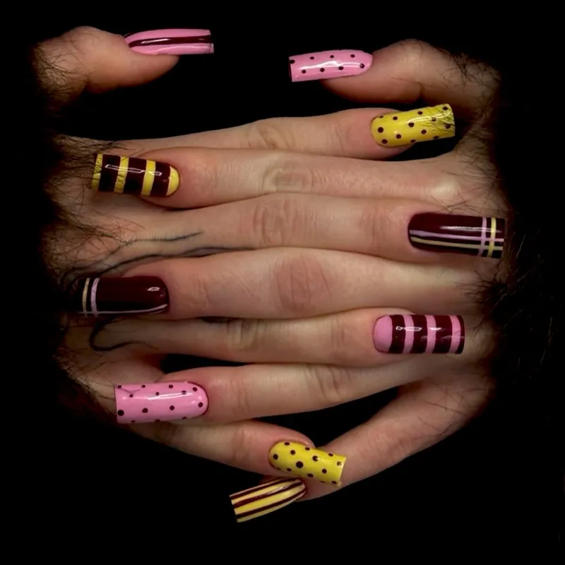 24PCS Retro Y2K Polka Dot Tip Pink Medium Square Press on Nails Yellow Burgundy Stripes Fake Nails Cute French Acrylic Nails Art
24PCS Retro Y2K Polka Dot Tip Pink Medium Square Press on Nails Yellow Burgundy Stripes Fake Nails Cute French Acrylic Nails Art
