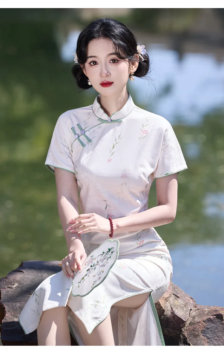 Жаккардовое платье Cheongsam в китайском стиле для женщин, летнее элегантное платье с воротником-стойкой для женщин
Жаккардовое платье Cheongsam в китайском стиле для женщин, летнее элегантное платье с воротником-стойкой для женщин