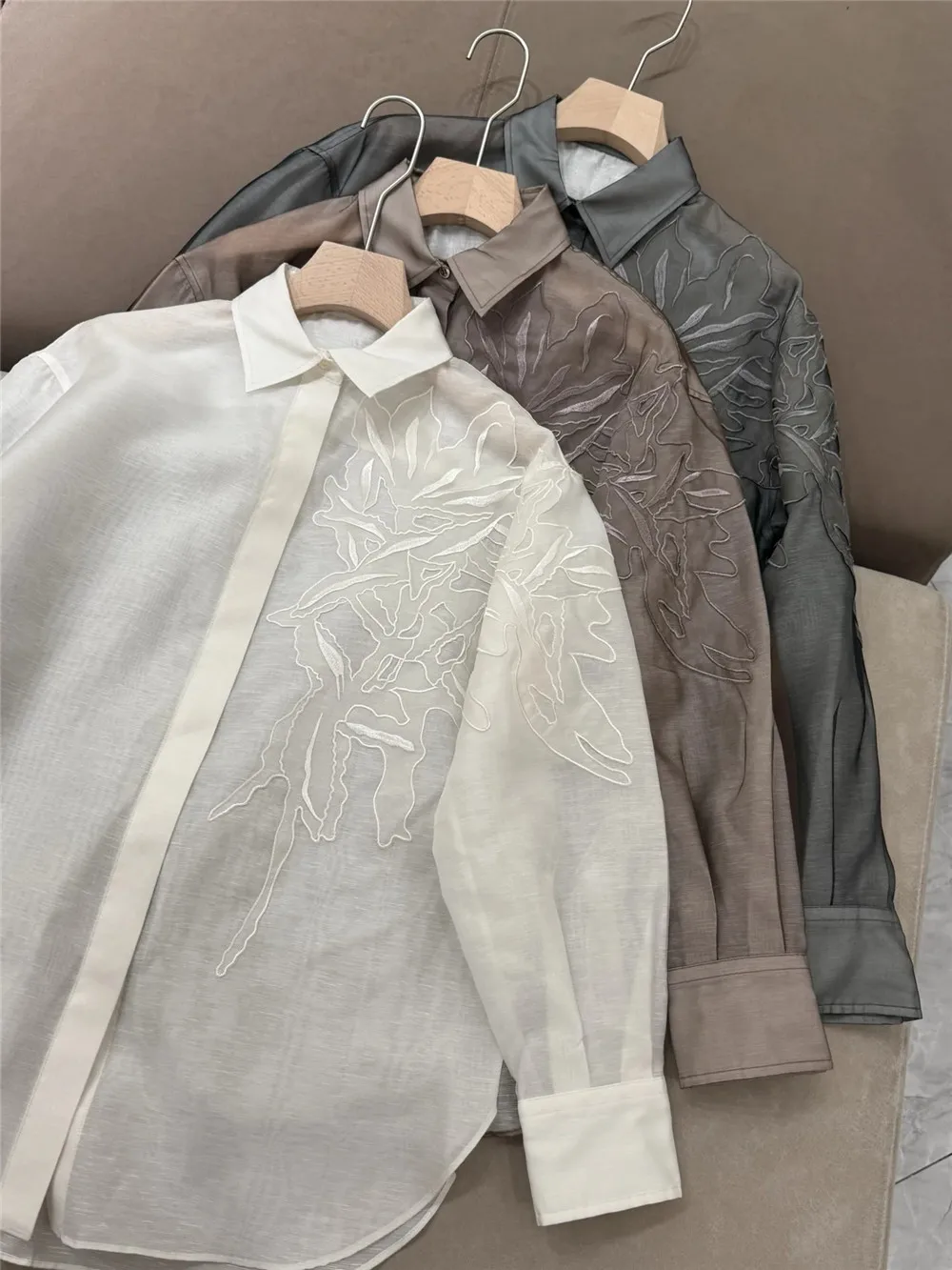 Exquisite Embroidered Casual Shirts 25 New Women High Quality Long Sleeve Blouse Top
Exquisite Embroidered Casual Shirts 25 New Women High Quality Long Sleeve Blouse Top
