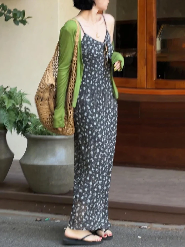 Summer New Green Sun Protection Floral Camisole Cardigan Beautiful Set High Waist Long Skirt V-neck Regular Fit Fashion Set
Summer New Green Sun Protection Floral Camisole Cardigan Beautiful Set High Waist Long Skirt V-neck Regular Fit Fashion Set