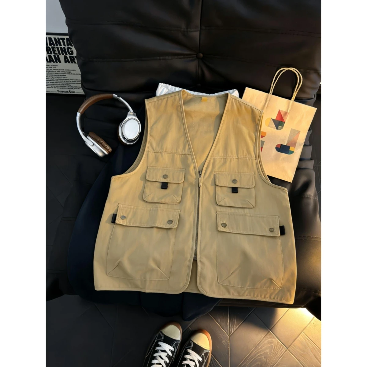 American Retro Workwear Vest Men Summer Functional Style Sleeveless Outdoor Trendy Brand Shoulder Pad Jacket Coat V-Neck Poly...
American Retro Workwear Vest Men Summer Functional Style Sleeveless Outdoor Trendy Brand Shoulder Pad Jacket Coat V-Neck Poly...