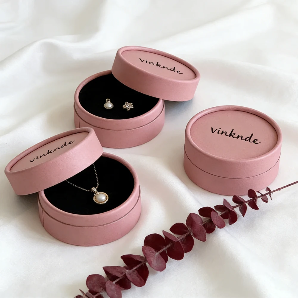 Round Jewelry Packagaing Case Custom Logo 50pcs Pink Cardboard Boxes Pearl Earring Pendant Jewellery 10x5 Organizer Display Box
Round Jewelry Packagaing Case Custom Logo 50pcs Pink Cardboard Boxes Pearl Earring Pendant Jewellery 10x5 Organizer Display Box
