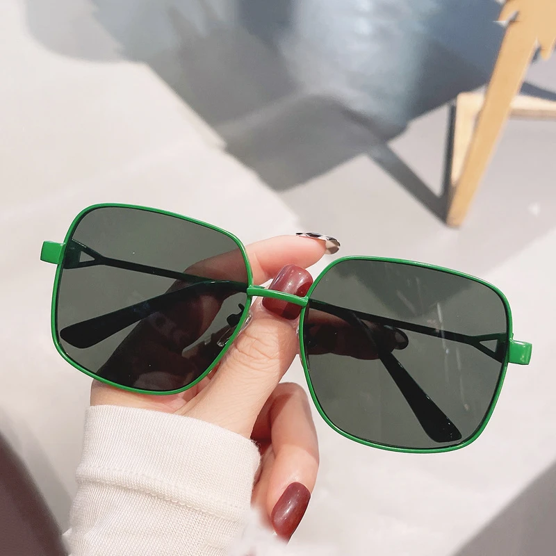 New Alloy Square Sunglasses Women Man Small Frame Sun Glasses Gradient Eyeglasses UV400 Protection Summer Oculos De Sol
New Alloy Square Sunglasses Women Man Small Frame Sun Glasses Gradient Eyeglasses UV400 Protection Summer Oculos De Sol