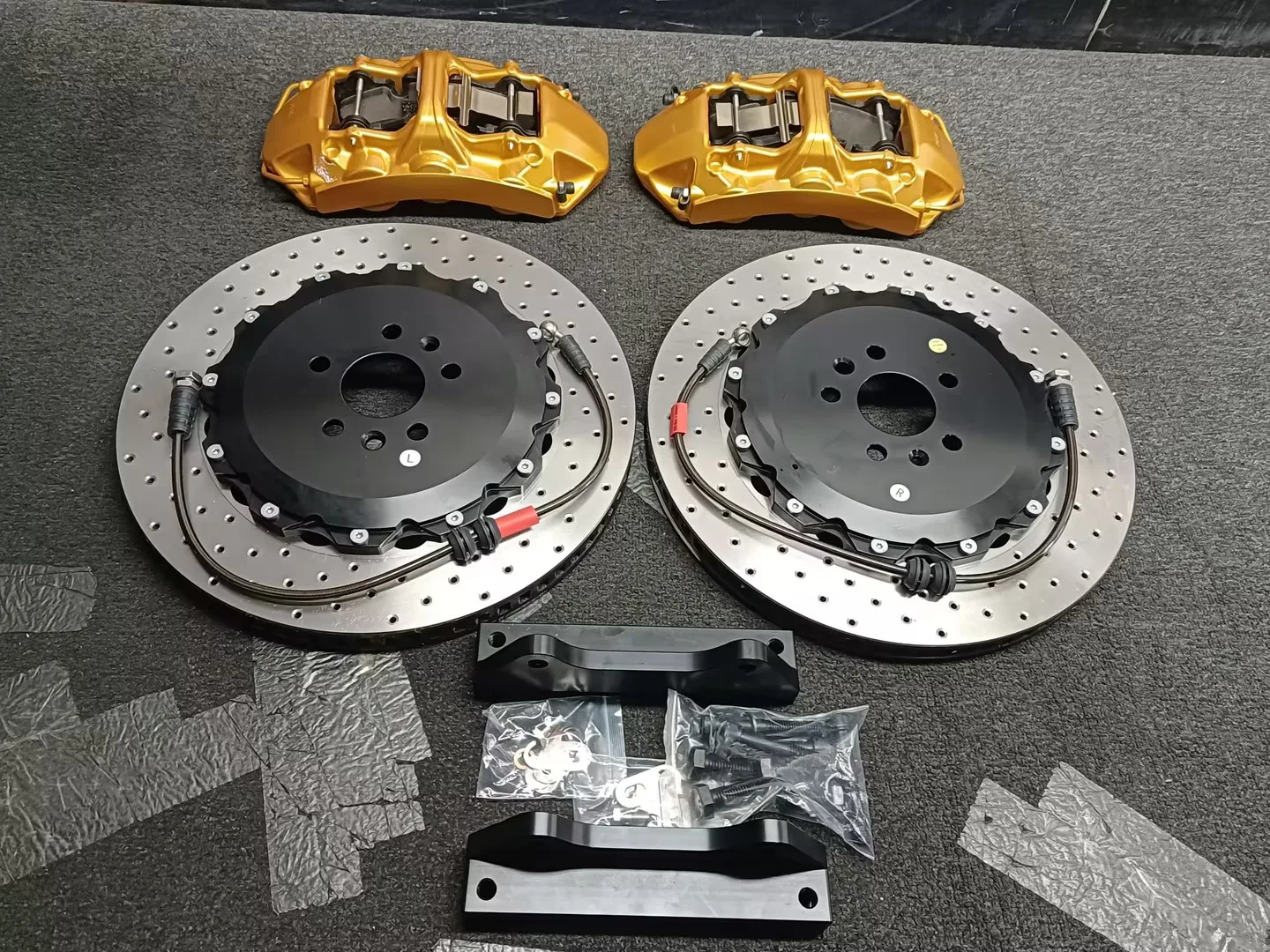 Высококачественный 6-поршневой комплект тормозных суппортов для Honda Civic 2.0 (FC1) 2016-2020 годов выпуска
Высококачественный 6-поршневой комплект тормозных суппортов для Honda Civic 2.0 (FC1) 2016-2020 годов выпуска