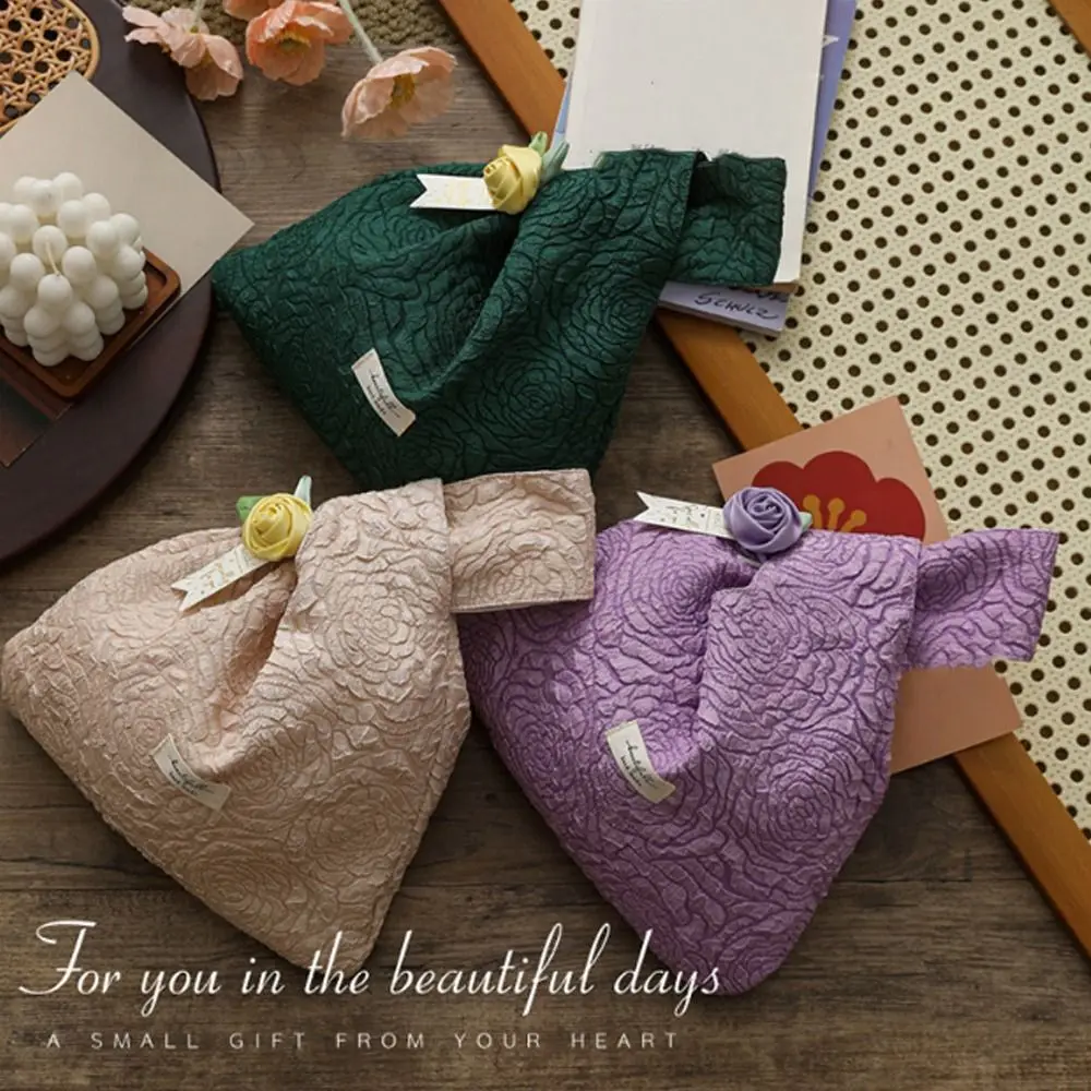 Portable Bag Chinese Style Candy Gift Bag Cloth Handheld Gift Storage Bag Flower Wedding Bag Wedding Party
Portable Bag Chinese Style Candy Gift Bag Cloth Handheld Gift Storage Bag Flower Wedding Bag Wedding Party