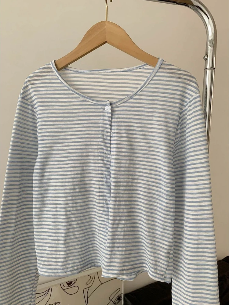 Корейский комплект из 2 предметов, простой кардиган в полоску + милый бандаж, свободный жилет с рюшами, женская модная летняя повседневная одежда
Корейский комплект из 2 предметов, простой кардиган в полоску + милый бандаж, свободный жилет с рюшами, женская модная летняя повседневная одежда