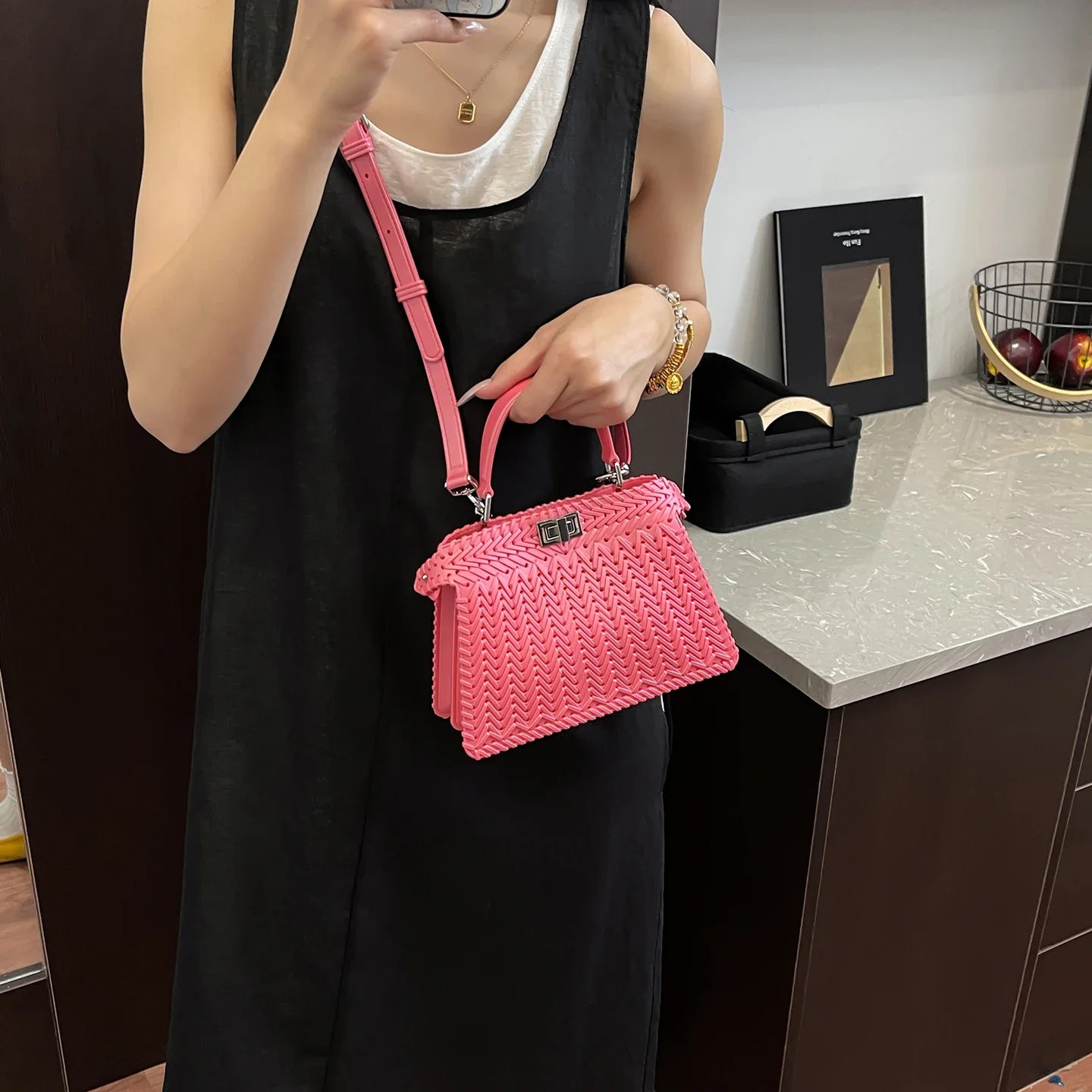 Women's Leather Handbag Elegant Classic Style Crossbody Bag Shoulder Bag By Famous Designer Luxury
Women's Leather Handbag Elegant Classic Style Crossbody Bag Shoulder Bag By Famous Designer Luxury