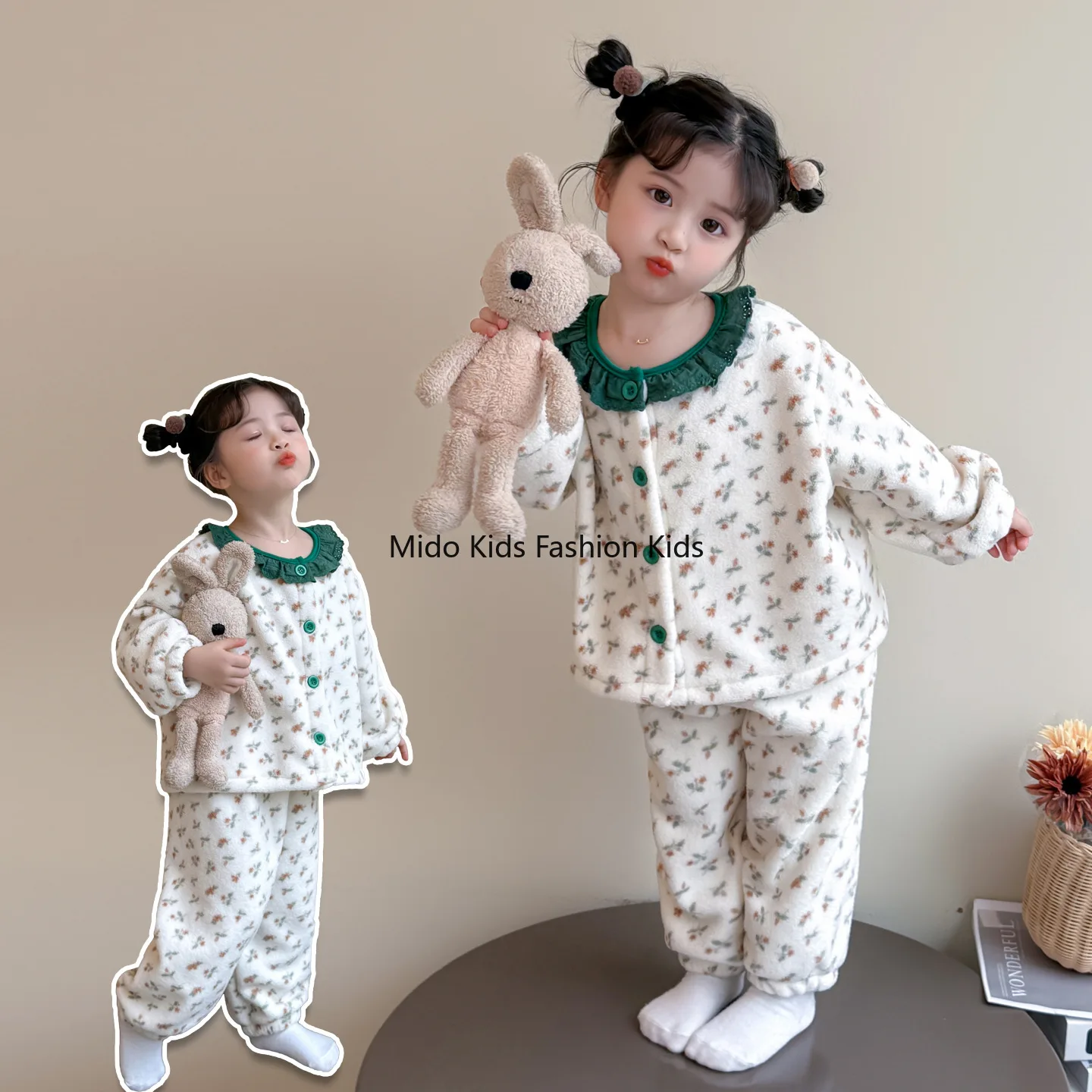 Girl's pajamas autumn and winter floral flannel suit girls winter lace round neck children's warm home clothing 90-140cm
Girl's pajamas autumn and winter floral flannel suit girls winter lace round neck children's warm home clothing 90-140cm
