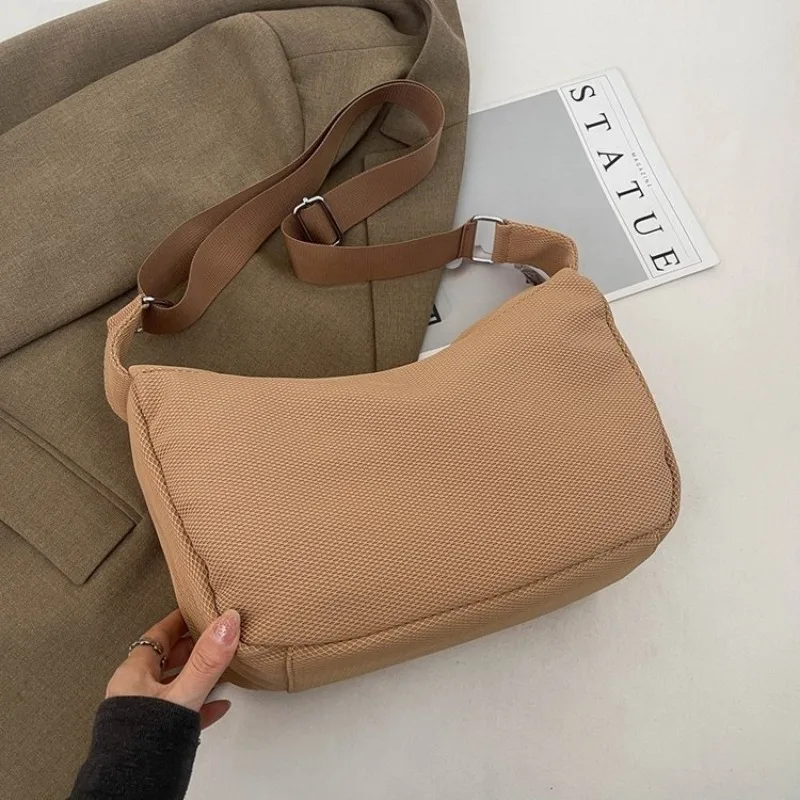 Classic Vintage Leather Women Handbag High End Elegant Fashion Style Crossbody Messenger Tote Bag
Classic Vintage Leather Women Handbag High End Elegant Fashion Style Crossbody Messenger Tote Bag