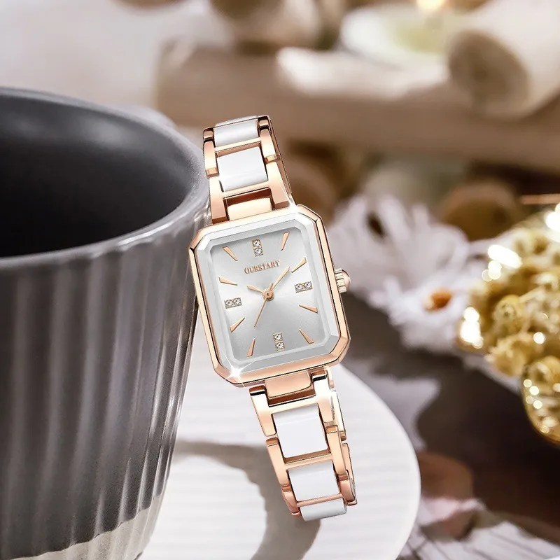Fashion Ladies Watch, Square Temperament Alloy Quartz Watch
Fashion Ladies Watch, Square Temperament Alloy Quartz Watch
