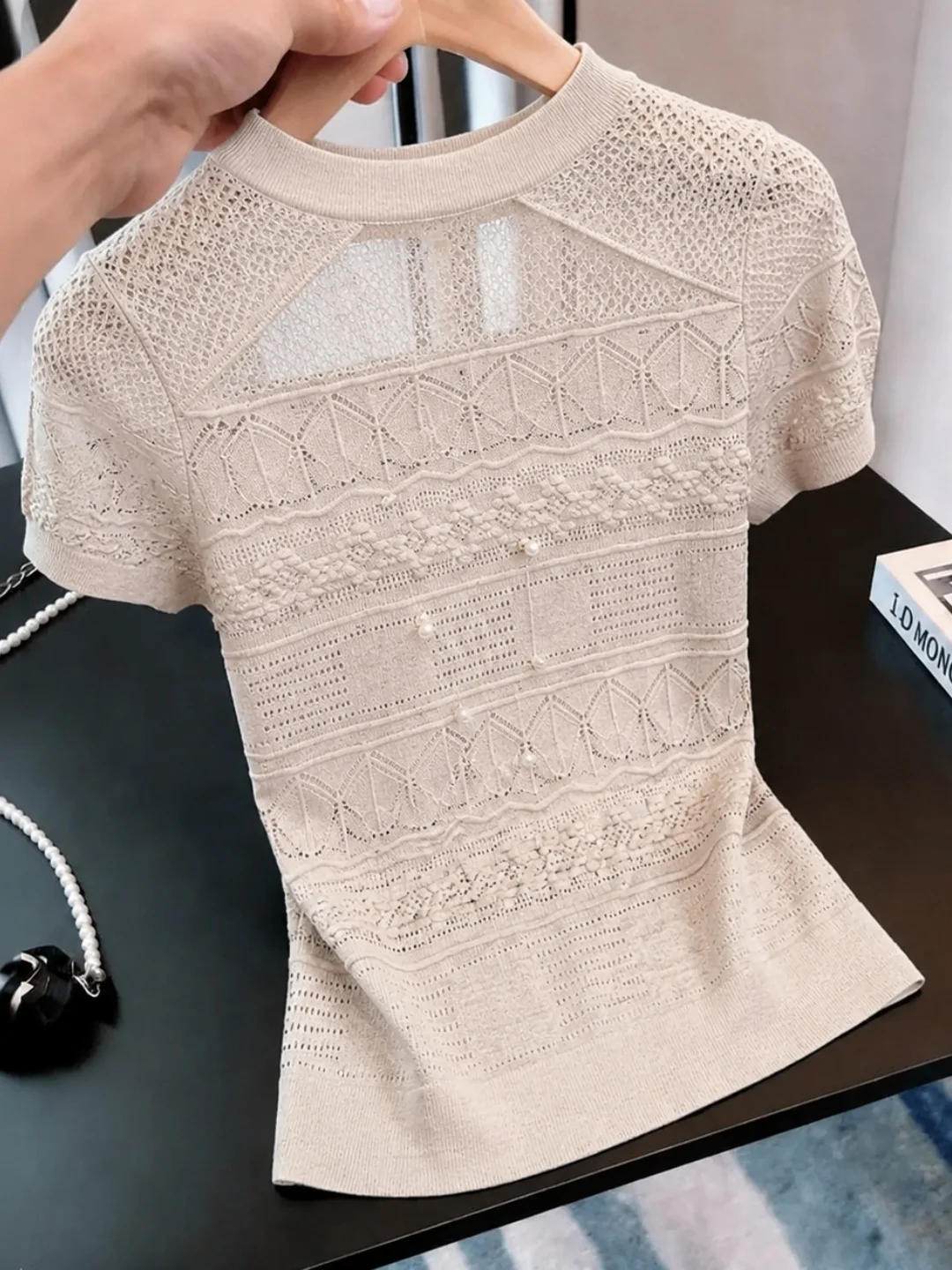 Comfortable Ice Silk Knitted Top Hollow Design Short Sleeve Overhead Summer Versatile Straight Cut Korean Style Commute Fashion
Comfortable Ice Silk Knitted Top Hollow Design Short Sleeve Overhead Summer Versatile Straight Cut Korean Style Commute Fashion