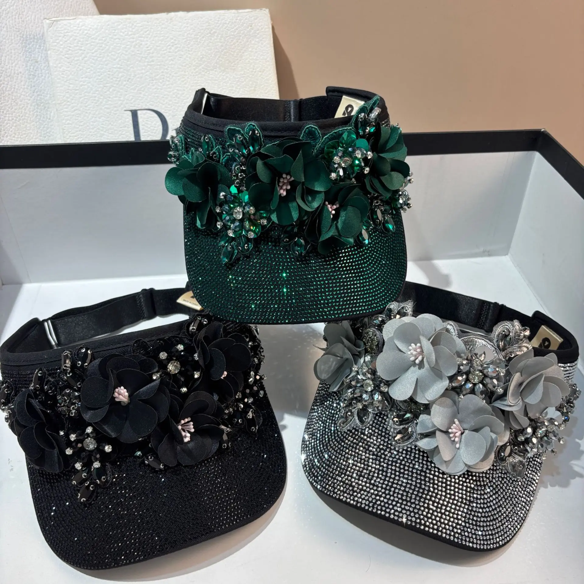 Full Body Rhinestone Summer Sunscreen Hat Diamonds Flower Bouquet Empty Top Sun Hat Outdoor Visor Girl's Streetwear Cap
Full Body Rhinestone Summer Sunscreen Hat Diamonds Flower Bouquet Empty Top Sun Hat Outdoor Visor Girl's Streetwear Cap