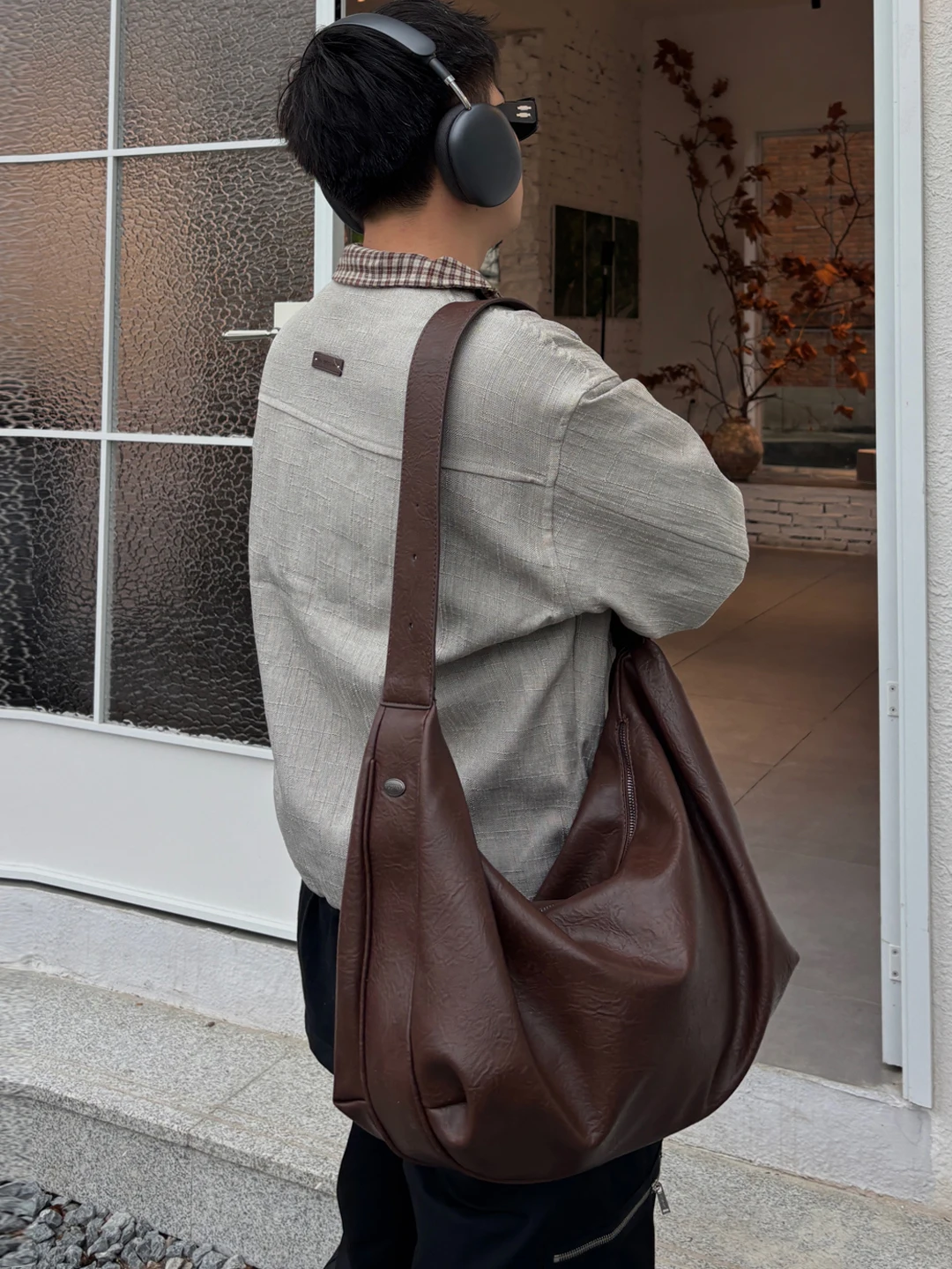 NIN Original Unisex Large Capacity PU Leather Hobo Tote Bag Single Shoulder Slant Cross Street Style Retro Trend for Youth
NIN Original Unisex Large Capacity PU Leather Hobo Tote Bag Single Shoulder Slant Cross Street Style Retro Trend for Youth