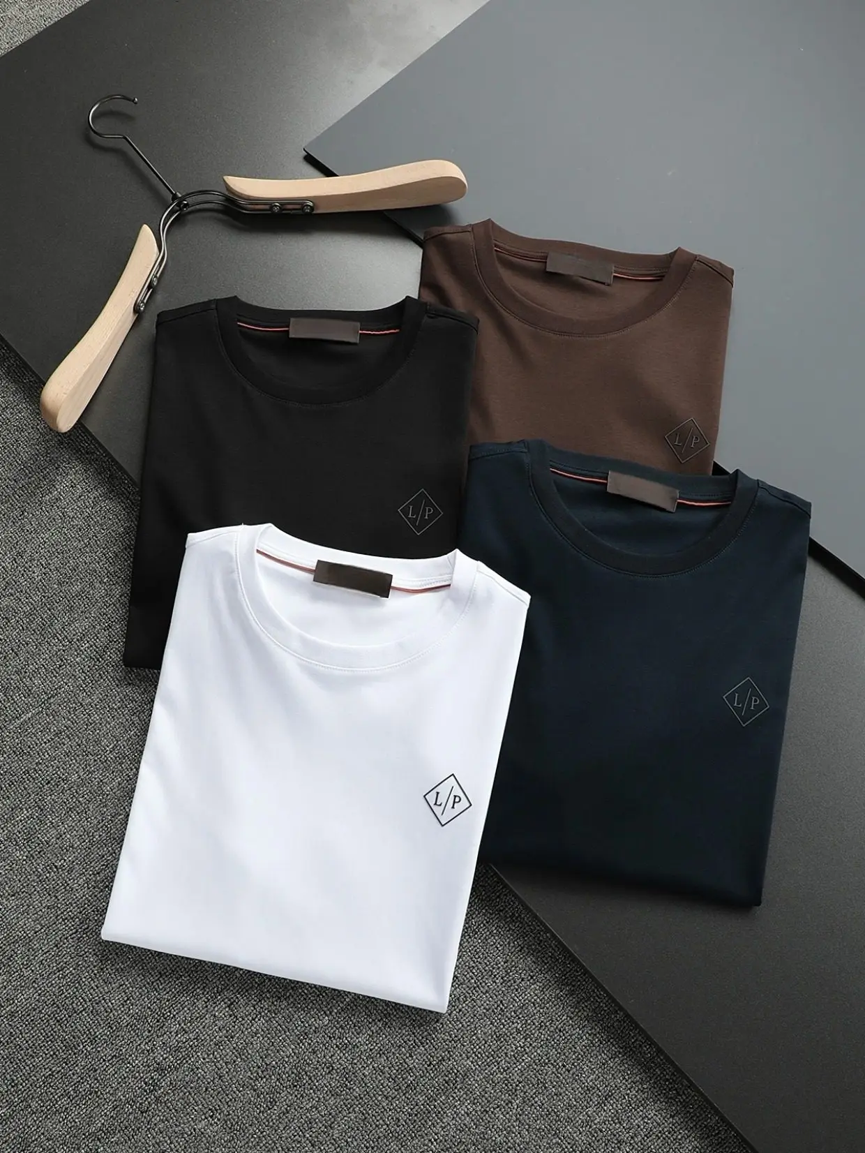 LP Lightweight Luxury Classic Simple Fit Short Sleeve Round Neck T-Shirt
LP Lightweight Luxury Classic Simple Fit Short Sleeve Round Neck T-Shirt