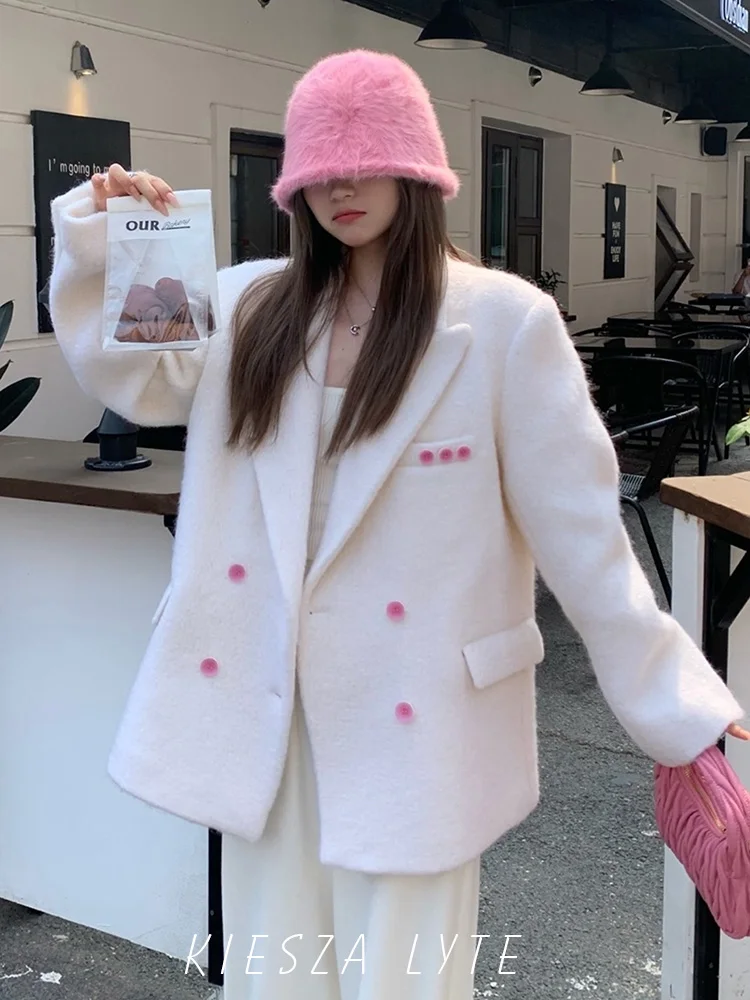 Fashion White Woollen Jacket 2024 New Winter Office Ladies Elegant Lapel Belt Buckle Wool Blazer Coat Female coats for women
Fashion White Woollen Jacket 2024 New Winter Office Ladies Elegant Lapel Belt Buckle Wool Blazer Coat Female coats for women