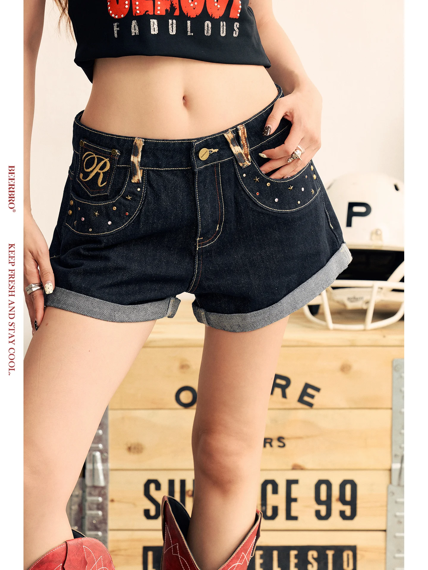 Beerbro Comfortable Leopard Print Embroidered Denim Shorts for Women Low Waist Button Fly Cotton Blend Wear Resistant
Beerbro Comfortable Leopard Print Embroidered Denim Shorts for Women Low Waist Button Fly Cotton Blend Wear Resistant