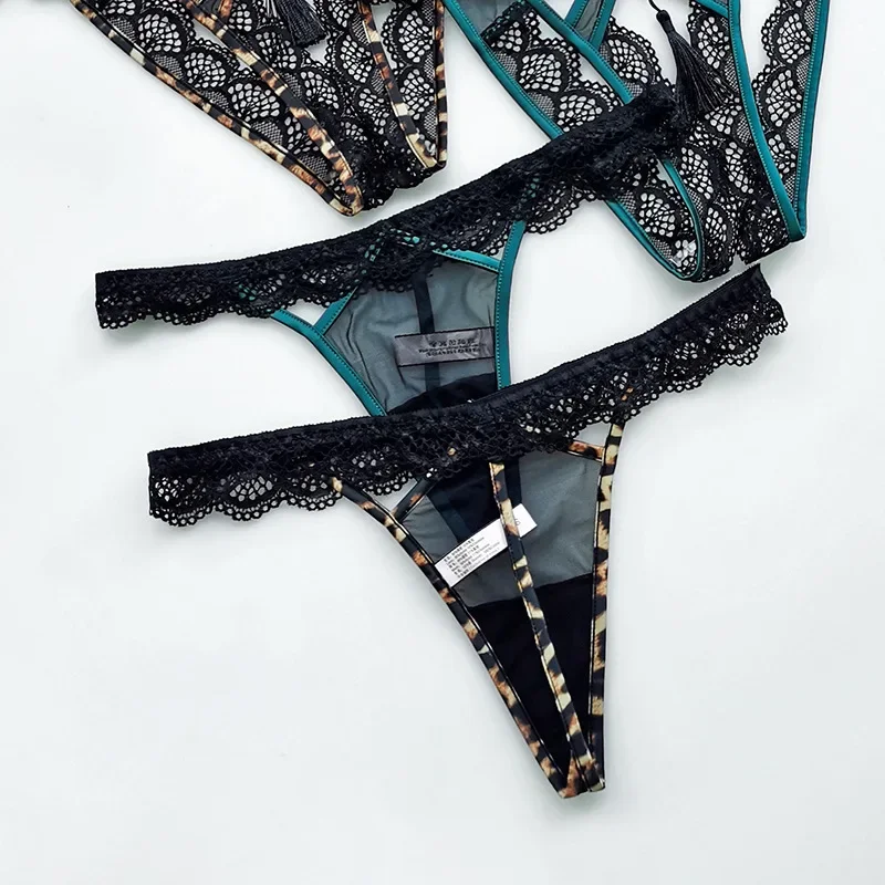 Sexy Europe and America HOT lace edge THong pants temptation thin breathable peach buttock T pants of a thread female
Sexy Europe and America HOT lace edge THong pants temptation thin breathable peach buttock T pants of a thread female