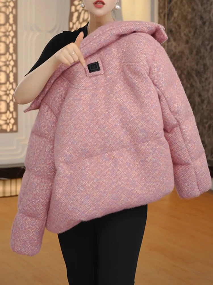 Pink Unique Short Puffer Jacket Women's Winter Warm Thickened Stand Collar Bread Style Coat Korean Version Loose Fit Cotton
Pink Unique Short Puffer Jacket Women's Winter Warm Thickened Stand Collar Bread Style Coat Korean Version Loose Fit Cotton