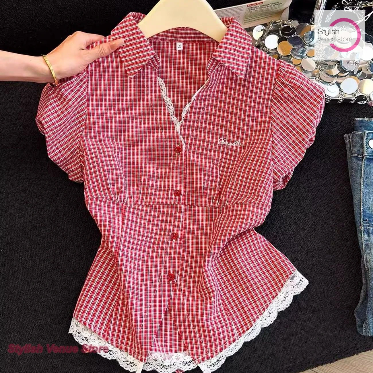 Korean style red lace stitching short sleeve plaid shirt women's summer new fashion giant beautiful V-neck casual shirt
Korean style red lace stitching short sleeve plaid shirt women's summer new fashion giant beautiful V-neck casual shirt