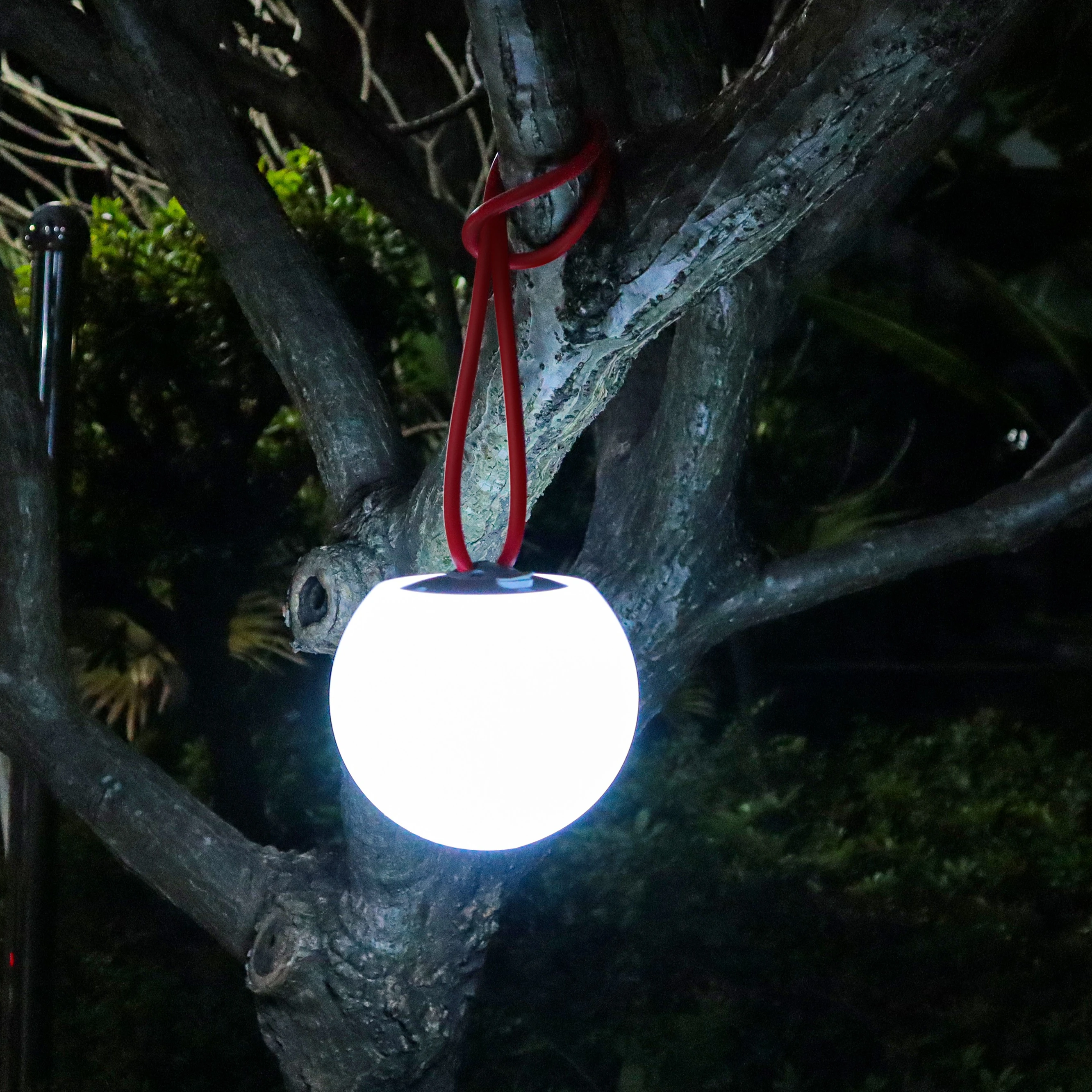 Cordless Orb Lamp PE Plastic LED Rechargeable Portable Waterproof Hanging Ball Lamp for Garden
Cordless Orb Lamp PE Plastic LED Rechargeable Portable Waterproof Hanging Ball Lamp for Garden