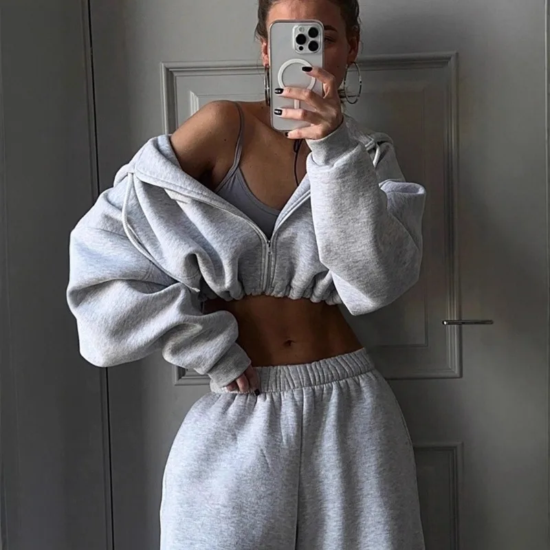 2026 Autumn Winter New Women's Fashion Long-sleeved Sports Pants and Hat Casual Sweater Coat Two-piece Set
2026 Autumn Winter New Women's Fashion Long-sleeved Sports Pants and Hat Casual Sweater Coat Two-piece Set